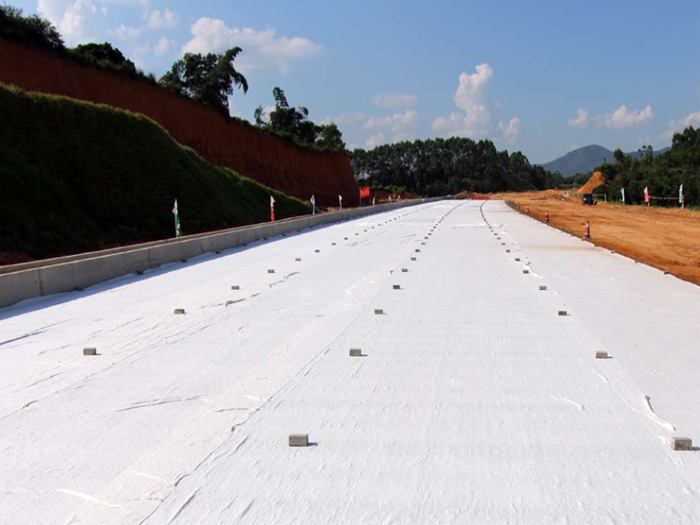南宁土工布公路养护案例.png