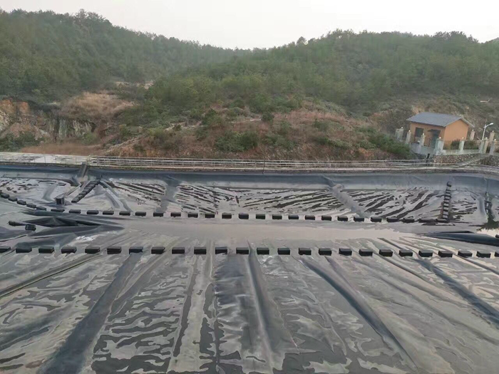 垃圾填埋场的防渗和导排系统