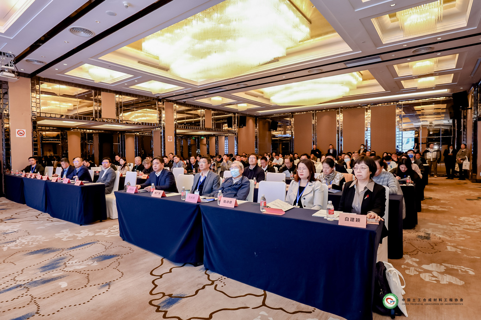 cca061fa-7cb1-4ee0-b393-2d7c7a664b9f.jpg